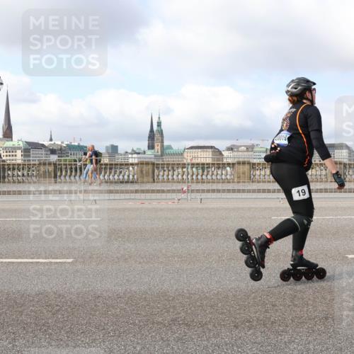 29.06.2025 - hella hamburg halbmarathon Lena Gebhardt http://msf.ph/oto/8428056 29.06.2025 08:59:24 Lombardsbrücke 20019, 19 meine-sportfotos.de