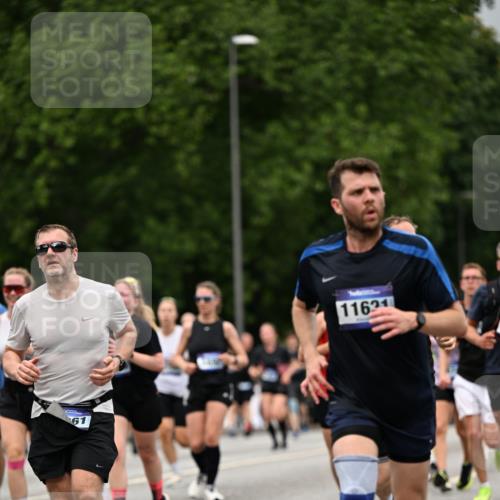 29.06.2025 - hella hamburg halbmarathon Dr. Thomas Lammeyer http://msf.ph/oto/8428079 29.06.2025 10:51:04 Kennedybrücke 1004, 1033, 1100, 1104, 1375, 1429, 1837, 1867, 1868, 1924, 1999, 2423, 2662, 2665, 2697, 2773, 2813, 3410, 3896, 4104, 4202, 4296, 4306, 4317, 4448, 4483, 4572, 5635, 5769, 5770, 5854, 5892, 6392, 6623, 7073, 7268, 7364, 7368, 7374, 7430, 7431, 8010, 8047, 8486, 8706, 9120, 9121, 9337, 9426, 9445, 9774, 9949, 10030, 10327, 10329, 11253, 11361, 11408 meine-sportfotos.de