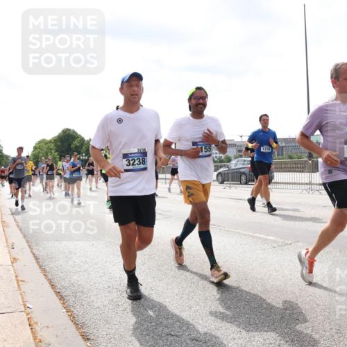 29.06.2025 - hella hamburg halbmarathon Lena Gebhardt http://msf.ph/oto/8428088 29.06.2025 10:43:43 Lombardsbrücke 6226, 3238, 3238, 155, 1310, 17210, 9831, 1023, 1026, 1095, 1155, 1306, 1310, 1400, 1459, 1816, 1878, 2073, 2733, 3238, 3288, 3329, 3390, 3597, 4056, 4367, 4627, 4866, 5001, 5192, 5201, 5214, 5293, 5370, 5720, 5890, 6012, 6036, 6096, 6226, 6334, 6440, 6895, 6931, 6971, 6973, 7197, 7205, 7206, 7489, 7504, 7872, 7926, 8000, 8058, 8135, 8233, 8408, 8504, 8870, 9073, 9639, 9641, 9704, 9831, 9879, 9976, 10083, 10097, 10200, 10202 meine-sportfotos.de