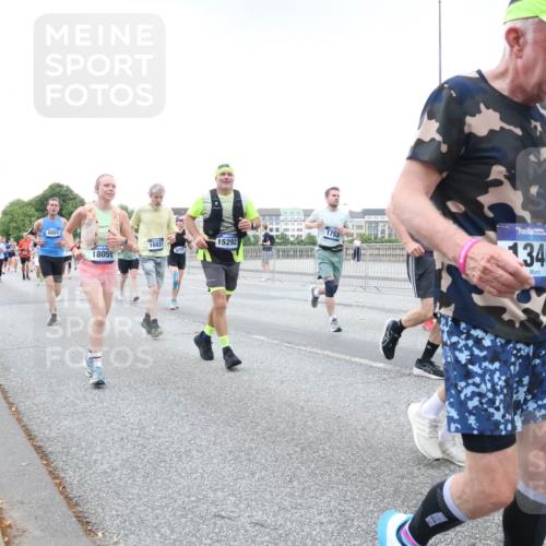 29.06.2025 - hella hamburg halbmarathon Lena Gebhardt http://msf.ph/oto/8428089 29.06.2025 10:53:51 Lombardsbrücke 16037, 15292, 9771, 18059, 1753, 1340, 1017, 1263, 1340, 1687, 1709, 1744, 1753, 1789, 1900, 1906, 1984, 2065, 2079, 2372, 2429, 2600, 2761, 2854, 3055, 3079, 3187, 3188, 3226, 3249, 3465, 3467, 3557, 4323, 4595, 4685, 4801, 4838, 5430, 5562, 5804, 5815, 5856, 5857, 5898, 5964, 6039, 6041, 6044, 6192, 6273, 6306, 6468, 6583, 6913, 6988, 6996, 7039, 7068, 7537, 7611, 7614, 7876, 7890, 8189, 8515, 8906, 8924, 9077, 9138, 9456, 9503, 9531, 9572, 9685, 9771, 9785, 10175, 11390 meine-sportfotos.de