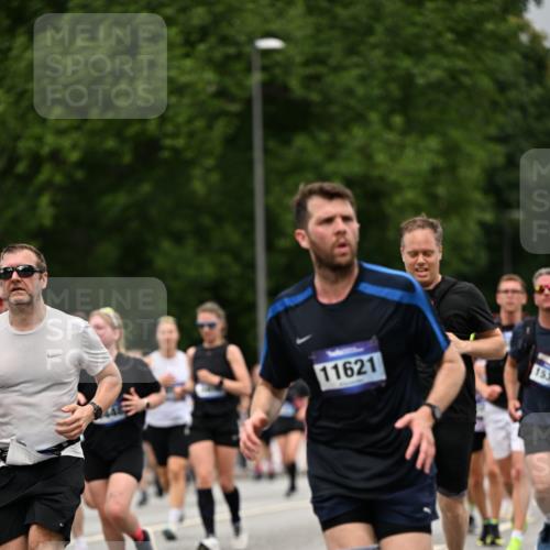 29.06.2025 - hella hamburg halbmarathon Dr. Thomas Lammeyer http://msf.ph/oto/8428091 29.06.2025 10:51:05 Kennedybrücke 1004, 1033, 1100, 1104, 1371, 1375, 1429, 1837, 1867, 1868, 1924, 1999, 2423, 2662, 2665, 2697, 2773, 2813, 3410, 3896, 4104, 4306, 4317, 4448, 4483, 4572, 5635, 5769, 5770, 5854, 5892, 6392, 6485, 6623, 7073, 7268, 7364, 7368, 7374, 7430, 7431, 8010, 8047, 8486, 8706, 9120, 9121, 9337, 9426, 9445, 9774, 9949, 10030, 10327, 10329, 11253, 11361, 11408 meine-sportfotos.de