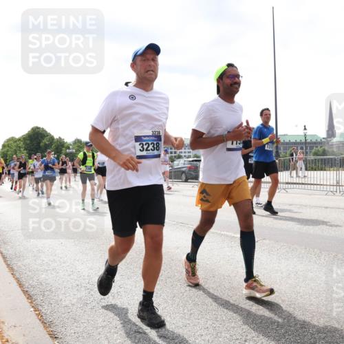 29.06.2025 - hella hamburg halbmarathon Lena Gebhardt http://msf.ph/oto/8428135 29.06.2025 10:43:43 Lombardsbrücke 1226, 7197, 3238, 3238, 70, 1310, 1023, 1026, 1095, 1155, 1306, 1310, 1400, 1459, 1816, 1878, 2073, 2733, 3238, 3288, 3329, 3390, 3597, 4056, 4367, 4627, 4866, 5001, 5192, 5201, 5214, 5293, 5370, 5720, 5890, 6012, 6036, 6096, 6226, 6334, 6440, 6895, 6931, 6971, 6973, 7197, 7205, 7206, 7489, 7504, 7872, 7926, 8000, 8058, 8135, 8233, 8408, 8504, 8870, 9073, 9639, 9641, 9704, 9831, 9879, 9976, 10083, 10097, 10200, 10202 meine-sportfotos.de