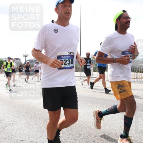 29.06.2025 - hella hamburg halbmarathon Lena Gebhardt http://msf.ph/oto/8428194 29.06.2025 10:43:44 Lombardsbrücke 3390, 10325, 3238, 238, 1714, 1023, 1026, 1095, 1155, 1306, 1310, 1400, 1459, 1816, 1878, 2073, 2733, 3238, 3288, 3329, 3390, 3597, 4056, 4367, 4627, 4636, 4866, 5001, 5192, 5201, 5214, 5293, 5370, 5720, 5890, 5902, 5905, 6012, 6036, 6096, 6226, 6334, 6440, 6895, 6931, 6971, 6973, 7197, 7205, 7206, 7489, 7504, 7872, 7926, 8000, 8058, 8135, 8233, 8408, 8504, 8870, 9073, 9639, 9641, 9704, 9831, 9879, 10083, 10097, 10200, 10202 meine-sportfotos.de