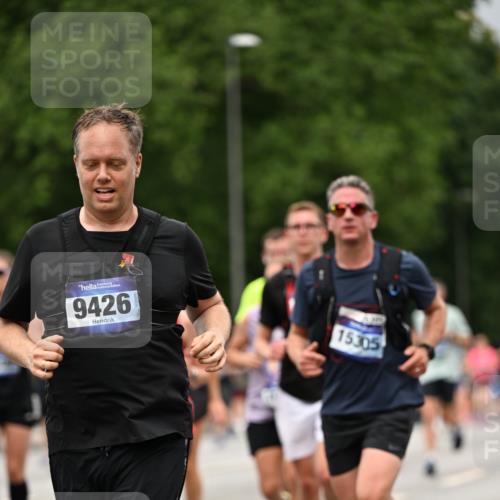 29.06.2025 - hella hamburg halbmarathon Dr. Thomas Lammeyer http://msf.ph/oto/8428214 29.06.2025 10:51:07 Kennedybrücke 1004, 1033, 1100, 1104, 1371, 1375, 1429, 1608, 1837, 1924, 1961, 1999, 2423, 2662, 2665, 2697, 2773, 2813, 3410, 3896, 4104, 4306, 4317, 4448, 4483, 5635, 5769, 5770, 5854, 5892, 6392, 6485, 6623, 7073, 7268, 7364, 7368, 7374, 7430, 7431, 8010, 8047, 8486, 8706, 8967, 9120, 9121, 9337, 9426, 9445, 9774, 9949, 10329, 11160, 11361, 11408 meine-sportfotos.de