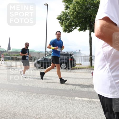 29.06.2025 - hella hamburg halbmarathon Lena Gebhardt http://msf.ph/oto/8428218 29.06.2025 10:43:44 Lombardsbrücke 4, 1714, 1310, 1023, 1026, 1095, 1155, 1306, 1310, 1400, 1459, 1816, 1878, 2073, 2733, 3238, 3288, 3329, 3390, 3597, 4056, 4367, 4627, 4636, 4866, 5001, 5192, 5201, 5214, 5293, 5370, 5720, 5890, 5902, 5905, 6012, 6036, 6096, 6226, 6334, 6440, 6895, 6931, 6971, 6973, 7197, 7205, 7206, 7489, 7504, 7872, 7926, 8000, 8058, 8135, 8233, 8408, 8504, 8870, 9073, 9639, 9641, 9704, 9831, 9879, 10083, 10097, 10200, 10202 meine-sportfotos.de