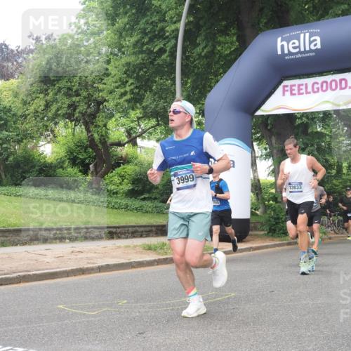 29.06.2025 - hella hamburg halbmarathon KatJ http://msf.ph/oto/8428266 29.06.2025 10:40:36 Zwischen KM18-KM19 3999, 6877, 7232 meine-sportfotos.de