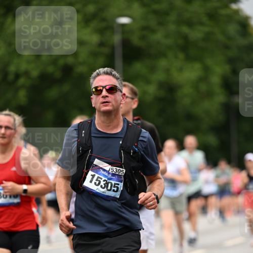 29.06.2025 - hella hamburg halbmarathon Dr. Thomas Lammeyer http://msf.ph/oto/8428271 29.06.2025 10:51:08 Kennedybrücke 1004, 1033, 1100, 1104, 1371, 1375, 1429, 1608, 1837, 1961, 1999, 2423, 2662, 2665, 2697, 2773, 2813, 3410, 3896, 4104, 4306, 4317, 4448, 4483, 5635, 5697, 5769, 5770, 5854, 5892, 6392, 6485, 6623, 7073, 7268, 7364, 7368, 7374, 7430, 7431, 8010, 8047, 8486, 8706, 8967, 9120, 9121, 9337, 9426, 9774, 9949, 10329, 11160, 11361, 11408 meine-sportfotos.de