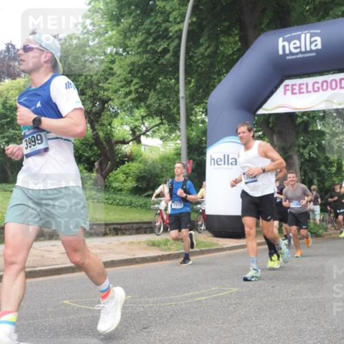 29.06.2025 - hella hamburg halbmarathon KatJ http://msf.ph/oto/8428291 29.06.2025 10:40:37 Zwischen KM18-KM19 3334, 3999, 6877, 7232, 7918 meine-sportfotos.de
