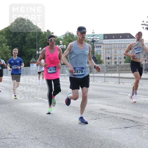 29.06.2025 - hella hamburg halbmarathon Lena Gebhardt http://msf.ph/oto/8428298 29.06.2025 09:44:21 Lombardsbrücke 13779, 9114, 3075, 16118, 2879, 11877, 1065, 1122, 1953, 2483, 2879, 3075, 3189, 3379, 3968, 5308, 5344, 7231, 7349, 7793, 8376, 8975, 9047, 9079, 10106, 10173, 10222, 10655, 10790, 11150, 11877, 12369, 13383, 13606, 13779, 14828, 15576, 15655, 15880, 16118, 17258, 17354, 18699, 19114 meine-sportfotos.de
