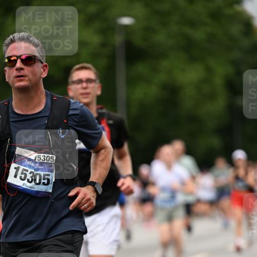 29.06.2025 - hella hamburg halbmarathon Dr. Thomas Lammeyer http://msf.ph/oto/8428302 29.06.2025 10:51:09 Kennedybrücke 1004, 1033, 1100, 1104, 1371, 1375, 1429, 1608, 1837, 1961, 1999, 2327, 2423, 2662, 2665, 2697, 2813, 3410, 3896, 4104, 4306, 4317, 4448, 4483, 5635, 5697, 5769, 5770, 5854, 5892, 6392, 6485, 6623, 7073, 7268, 7364, 7368, 7374, 7430, 7431, 8010, 8047, 8486, 8706, 8967, 9120, 9121, 9337, 9426, 9774, 9949, 10329, 10514, 10515, 11160, 11361, 11408 meine-sportfotos.de