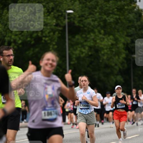 29.06.2025 - hella hamburg halbmarathon Dr. Thomas Lammeyer http://msf.ph/oto/8428331 29.06.2025 10:51:10 Kennedybrücke 1004, 1100, 1104, 1371, 1375, 1429, 1608, 1837, 1961, 1999, 2327, 2423, 2662, 2665, 2697, 2813, 3410, 3896, 4104, 4306, 4448, 4483, 5635, 5697, 5769, 5770, 5854, 5892, 6392, 6485, 6623, 6740, 7073, 7268, 7364, 7368, 7374, 7430, 7431, 8010, 8047, 8486, 8706, 8967, 9120, 9121, 9337, 9426, 9774, 9949, 10514, 10515, 11160, 11361, 11408 meine-sportfotos.de