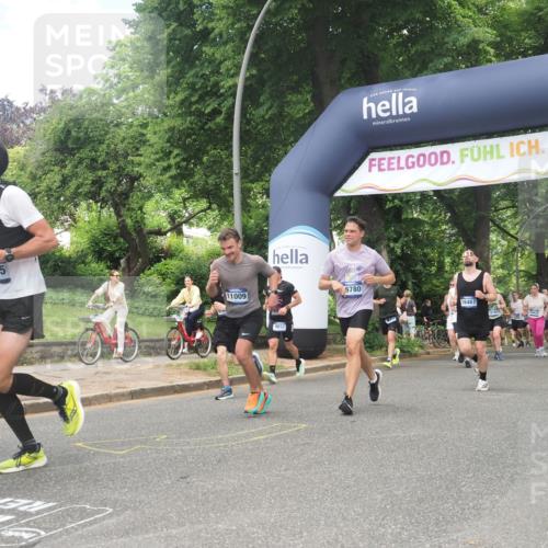 29.06.2025 - hella hamburg halbmarathon KatJ http://msf.ph/oto/8428333 29.06.2025 10:40:38 Zwischen KM18-KM19 3334, 3999, 6723, 7232, 7918 meine-sportfotos.de