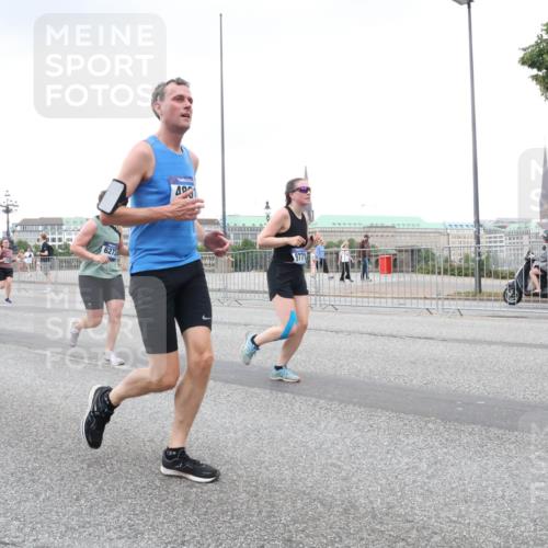 29.06.2025 - hella hamburg halbmarathon Lena Gebhardt http://msf.ph/oto/8428350 29.06.2025 10:53:54 Lombardsbrücke 16313, 6273, 49, 9771, 1017, 1263, 1687, 1709, 1744, 1753, 1779, 1789, 1984, 2079, 2372, 2429, 2600, 2761, 2854, 3055, 3079, 3187, 3188, 3226, 3249, 3465, 3467, 3557, 4323, 4595, 4685, 4801, 4838, 5430, 5562, 5804, 5815, 5856, 5857, 5898, 5964, 6039, 6041, 6044, 6192, 6273, 6306, 6468, 6583, 6913, 6988, 6996, 7039, 7068, 7537, 7611, 7614, 7876, 7890, 8867, 8924, 9077, 9138, 9203, 9456, 9503, 9531, 9572, 9771, 9785, 11390 meine-sportfotos.de
