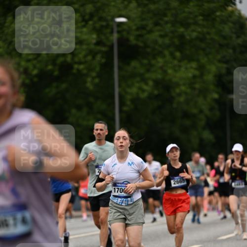 29.06.2025 - hella hamburg halbmarathon Dr. Thomas Lammeyer http://msf.ph/oto/8428364 29.06.2025 10:51:11 Kennedybrücke 1004, 1100, 1104, 1371, 1375, 1608, 1837, 1961, 1999, 2327, 2423, 2662, 2665, 2697, 2813, 3406, 3407, 3410, 3896, 4104, 4306, 4448, 4483, 5635, 5697, 5769, 5770, 5854, 5892, 6392, 6485, 6623, 6740, 7073, 7268, 7364, 7368, 7374, 7430, 7431, 8010, 8047, 8486, 8706, 8967, 9120, 9121, 9337, 9426, 9774, 9949, 10514, 10515, 10591, 11160, 11361, 11408 meine-sportfotos.de