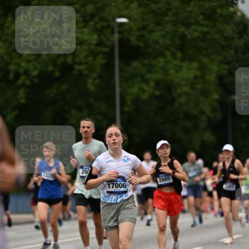 29.06.2025 - hella hamburg halbmarathon Dr. Thomas Lammeyer http://msf.ph/oto/8428371 29.06.2025 10:51:11 Kennedybrücke 1004, 1100, 1104, 1371, 1375, 1608, 1837, 1961, 1999, 2327, 2423, 2662, 2665, 2697, 2813, 3406, 3407, 3410, 3896, 4104, 4306, 4448, 4483, 5635, 5697, 5769, 5770, 5854, 5892, 6392, 6485, 6623, 6740, 7073, 7268, 7364, 7368, 7374, 7430, 7431, 8010, 8047, 8486, 8706, 8967, 9120, 9121, 9337, 9426, 9774, 9949, 10514, 10515, 10591, 11160, 11361, 11408 meine-sportfotos.de