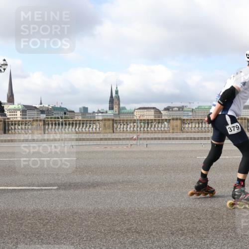 29.06.2025 - hella hamburg halbmarathon Lena Gebhardt http://msf.ph/oto/8428392 29.06.2025 08:59:30 Lombardsbrücke 379 meine-sportfotos.de