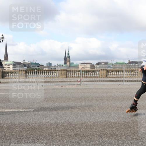 29.06.2025 - hella hamburg halbmarathon Lena Gebhardt http://msf.ph/oto/8428404 29.06.2025 08:59:30 Lombardsbrücke 43, 379 meine-sportfotos.de