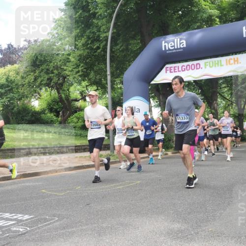 29.06.2025 - hella hamburg halbmarathon KatJ http://msf.ph/oto/8428410 29.06.2025 10:40:41 Zwischen KM18-KM19 3334, 3999, 5077, 6723, 7918, 8335 meine-sportfotos.de