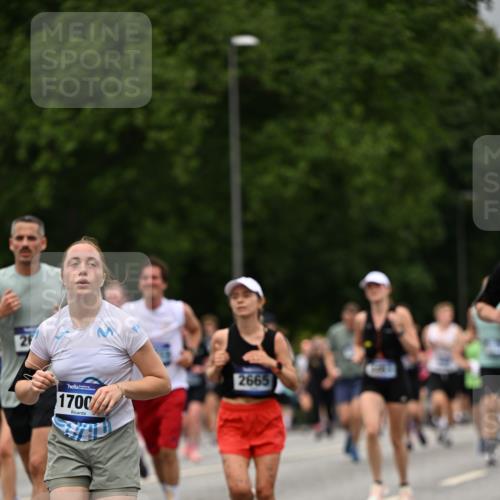 29.06.2025 - hella hamburg halbmarathon Dr. Thomas Lammeyer http://msf.ph/oto/8428421 29.06.2025 10:51:12 Kennedybrücke 1004, 1100, 1104, 1371, 1375, 1608, 1837, 1961, 1999, 2327, 2423, 2537, 2662, 2665, 2697, 3406, 3407, 3896, 4104, 4306, 4448, 4483, 5635, 5697, 5769, 5770, 5854, 5892, 6392, 6485, 6623, 6740, 7073, 7268, 7364, 7368, 7374, 7430, 7431, 8010, 8047, 8486, 8706, 8967, 9120, 9121, 9337, 9426, 9557, 9774, 9949, 10514, 10515, 10591, 11160, 11408 meine-sportfotos.de