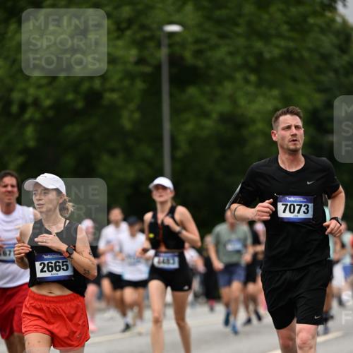 29.06.2025 - hella hamburg halbmarathon Dr. Thomas Lammeyer http://msf.ph/oto/8428481 29.06.2025 10:51:14 Kennedybrücke 1004, 1100, 1104, 1371, 1375, 1608, 1837, 1961, 1999, 2162, 2327, 2423, 2537, 2662, 2665, 2697, 3339, 3406, 3407, 3896, 4104, 4448, 4483, 5635, 5697, 5854, 5892, 6392, 6485, 6623, 6740, 6995, 7073, 7268, 7364, 7368, 7374, 7430, 7431, 7960, 8010, 8047, 8486, 8706, 8967, 9120, 9121, 9337, 9426, 9557, 9774, 9949, 10514, 10515, 10591, 11160, 11408 meine-sportfotos.de