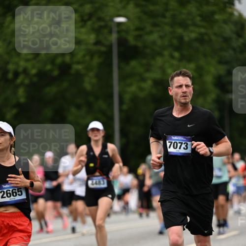29.06.2025 - hella hamburg halbmarathon Dr. Thomas Lammeyer http://msf.ph/oto/8428485 29.06.2025 10:51:14 Kennedybrücke 1004, 1100, 1104, 1371, 1375, 1608, 1837, 1961, 1999, 2162, 2327, 2423, 2537, 2662, 2665, 2697, 3339, 3406, 3407, 3896, 4104, 4448, 4483, 5635, 5697, 5854, 5892, 6392, 6485, 6623, 6740, 6995, 7073, 7268, 7364, 7368, 7374, 7430, 7431, 7960, 8010, 8047, 8486, 8706, 8967, 9120, 9121, 9337, 9426, 9557, 9774, 9949, 10514, 10515, 10591, 11160, 11408 meine-sportfotos.de