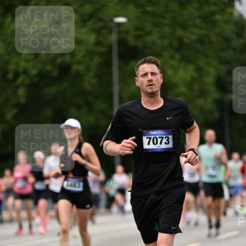 29.06.2025 - hella hamburg halbmarathon Dr. Thomas Lammeyer http://msf.ph/oto/8428497 29.06.2025 10:51:14 Kennedybrücke 1004, 1100, 1104, 1371, 1375, 1608, 1837, 1961, 1999, 2162, 2327, 2423, 2537, 2662, 2665, 2697, 3339, 3406, 3407, 3896, 4104, 4448, 4483, 5635, 5697, 5854, 5892, 6392, 6485, 6623, 6740, 6995, 7073, 7268, 7364, 7368, 7374, 7430, 7431, 7960, 8010, 8047, 8486, 8706, 8967, 9120, 9121, 9337, 9426, 9557, 9774, 9949, 10514, 10515, 10591, 11160, 11408 meine-sportfotos.de