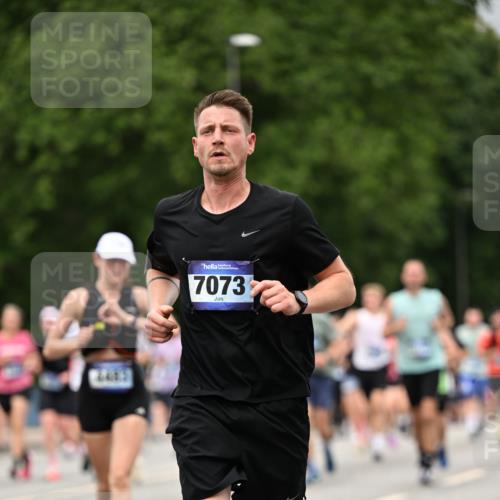 29.06.2025 - hella hamburg halbmarathon Dr. Thomas Lammeyer http://msf.ph/oto/8428507 29.06.2025 10:51:15 Kennedybrücke 1004, 1100, 1104, 1371, 1375, 1608, 1837, 1961, 1999, 2162, 2327, 2423, 2537, 2662, 2665, 2697, 3339, 3406, 3407, 3896, 4104, 4448, 4483, 5635, 5697, 5854, 5892, 6392, 6485, 6623, 6740, 6995, 7073, 7268, 7364, 7368, 7374, 7430, 7431, 7960, 8010, 8047, 8131, 8486, 8541, 8706, 8967, 9120, 9121, 9337, 9426, 9557, 9774, 9949, 10514, 10515, 10591, 11160, 11408 meine-sportfotos.de