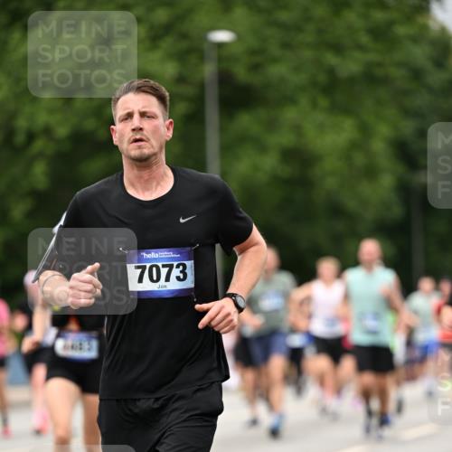 29.06.2025 - hella hamburg halbmarathon Dr. Thomas Lammeyer http://msf.ph/oto/8428518 29.06.2025 10:51:15 Kennedybrücke 1004, 1100, 1104, 1371, 1375, 1608, 1837, 1961, 1999, 2162, 2327, 2423, 2537, 2662, 2665, 2697, 3339, 3406, 3407, 3896, 4104, 4448, 4483, 5635, 5697, 5854, 5892, 6392, 6485, 6623, 6740, 6995, 7073, 7268, 7364, 7368, 7374, 7430, 7431, 7960, 8010, 8047, 8131, 8486, 8541, 8706, 8967, 9120, 9121, 9337, 9426, 9557, 9774, 9949, 10514, 10515, 10591, 11160, 11408 meine-sportfotos.de
