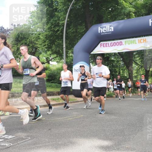 29.06.2025 - hella hamburg halbmarathon KatJ http://msf.ph/oto/8428524 29.06.2025 10:40:45 Zwischen KM18-KM19 1267, 2771, 3334, 5077, 6723, 7509, 7918, 8335 meine-sportfotos.de
