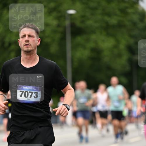 29.06.2025 - hella hamburg halbmarathon Dr. Thomas Lammeyer http://msf.ph/oto/8428529 29.06.2025 10:51:15 Kennedybrücke 1004, 1100, 1104, 1371, 1375, 1608, 1837, 1961, 1999, 2162, 2327, 2423, 2537, 2662, 2665, 2697, 3339, 3406, 3407, 3896, 4104, 4448, 4483, 5635, 5697, 5854, 5892, 6392, 6485, 6623, 6740, 6995, 7073, 7268, 7364, 7368, 7374, 7430, 7431, 7960, 8010, 8047, 8131, 8486, 8541, 8706, 8967, 9120, 9121, 9337, 9426, 9557, 9774, 9949, 10514, 10515, 10591, 11160, 11408 meine-sportfotos.de