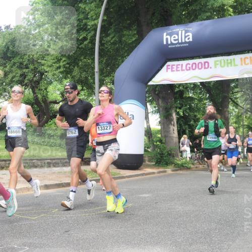 29.06.2025 - hella hamburg halbmarathon KatJ http://msf.ph/oto/8428681 29.06.2025 10:40:50 Zwischen KM18-KM19 1267, 2058, 2099, 2771, 6762, 7478, 7509 meine-sportfotos.de