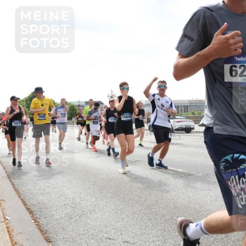 29.06.2025 - hella hamburg halbmarathon Lena Gebhardt http://msf.ph/oto/8428691 29.06.2025 10:43:48 Lombardsbrücke 4866, 10, 13706, 15848, 1023, 13730, 6226, 1023, 1026, 1095, 1155, 1306, 1310, 1400, 1459, 1802, 1804, 1878, 2073, 2733, 3238, 3288, 3390, 3597, 4367, 4627, 4636, 4866, 5001, 5127, 5192, 5201, 5214, 5293, 5370, 5890, 5902, 5905, 6012, 6036, 6096, 6226, 6334, 6440, 6895, 6931, 6971, 6973, 7197, 7205, 7206, 7326, 7489, 7504, 7926, 8000, 8058, 8135, 8233, 8408, 8504, 8870, 9073, 9639, 9641, 9704, 9831, 9879, 10083, 10097, 10200, 10202 meine-sportfotos.de