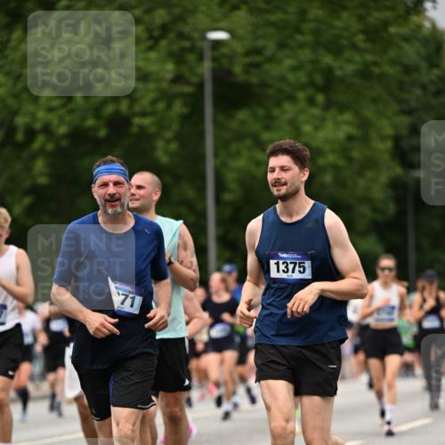 29.06.2025 - hella hamburg halbmarathon Dr. Thomas Lammeyer http://msf.ph/oto/8428708 29.06.2025 10:51:21 Kennedybrücke 1004, 1100, 1104, 1371, 1375, 1608, 1837, 1961, 1999, 2162, 2327, 2537, 2556, 2662, 2665, 2697, 3277, 3339, 3406, 3407, 3823, 3896, 4104, 4325, 4448, 4483, 5697, 5854, 5892, 6485, 6623, 6740, 6995, 7073, 7268, 7364, 7368, 7374, 7430, 7431, 7827, 7960, 8047, 8131, 8541, 8706, 8967, 9557, 9774, 9949, 10511, 10514, 10515, 10591, 11160, 11378, 11408 meine-sportfotos.de