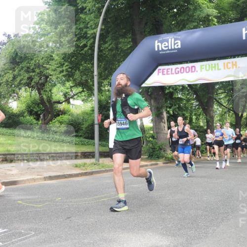 29.06.2025 - hella hamburg halbmarathon KatJ http://msf.ph/oto/8428720 29.06.2025 10:40:51 Zwischen KM18-KM19 2058, 2099, 2771, 6762, 7478 meine-sportfotos.de
