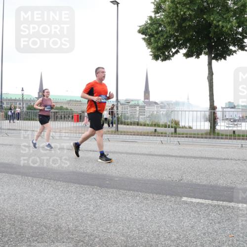 29.06.2025 - hella hamburg halbmarathon Lena Gebhardt http://msf.ph/oto/8428762 29.06.2025 10:53:57 Lombardsbrücke 1017, 1263, 1687, 1709, 1744, 1753, 1779, 1789, 1984, 2079, 2372, 2429, 2600, 2761, 2854, 3055, 3079, 3187, 3188, 3249, 3465, 3467, 3557, 4323, 4595, 4685, 4801, 4838, 5430, 5514, 5562, 5804, 5817, 5856, 5857, 5898, 5964, 6039, 6041, 6044, 6192, 6273, 6306, 6468, 6583, 6913, 6987, 6988, 6996, 7039, 7537, 7611, 7614, 7890, 8867, 8924, 9077, 9138, 9203, 9456, 9503, 9531, 9572, 9771, 9785, 10207, 11390, 11785 meine-sportfotos.de