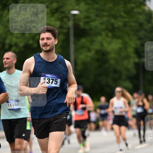 29.06.2025 - hella hamburg halbmarathon Dr. Thomas Lammeyer http://msf.ph/oto/8428764 29.06.2025 10:51:22 Kennedybrücke 1004, 1100, 1371, 1375, 1555, 1608, 1837, 1961, 1999, 2162, 2327, 2537, 2556, 2662, 2665, 2697, 3277, 3339, 3406, 3407, 3823, 4104, 4325, 4483, 5697, 5854, 5892, 6485, 6623, 6740, 6995, 7073, 7268, 7364, 7368, 7374, 7430, 7431, 7827, 7960, 8047, 8131, 8541, 8706, 8967, 9557, 9949, 10511, 10514, 10515, 10591, 11160, 11378, 11408 meine-sportfotos.de