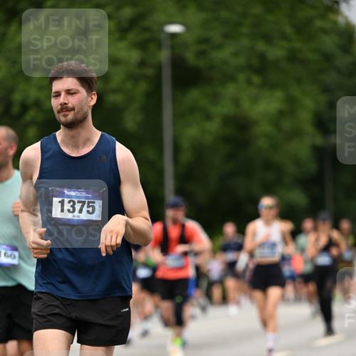 29.06.2025 - hella hamburg halbmarathon Dr. Thomas Lammeyer http://msf.ph/oto/8428775 29.06.2025 10:51:22 Kennedybrücke 1004, 1100, 1371, 1375, 1555, 1608, 1837, 1961, 1999, 2162, 2327, 2537, 2556, 2662, 2665, 2697, 3277, 3339, 3406, 3407, 3823, 4104, 4325, 4483, 5697, 5854, 5892, 6485, 6623, 6740, 6995, 7073, 7268, 7364, 7368, 7374, 7430, 7431, 7827, 7960, 8047, 8131, 8541, 8706, 8967, 9557, 9949, 10511, 10514, 10515, 10591, 11160, 11378, 11408 meine-sportfotos.de