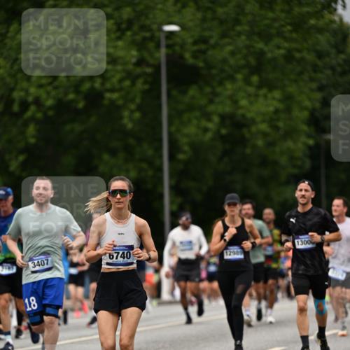 29.06.2025 - hella hamburg halbmarathon Dr. Thomas Lammeyer http://msf.ph/oto/8428917 29.06.2025 10:51:25 Kennedybrücke 1004, 1371, 1375, 1555, 1608, 1837, 1961, 1999, 2162, 2327, 2537, 2556, 2662, 2665, 2697, 3277, 3339, 3406, 3407, 3823, 4325, 4483, 5697, 5895, 6485, 6740, 6995, 7073, 7268, 7364, 7368, 7374, 7430, 7431, 7827, 7960, 8131, 8541, 8967, 9092, 9557, 10511, 10514, 10515, 10591, 11160, 11378 meine-sportfotos.de
