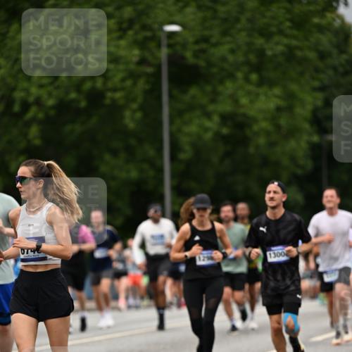 29.06.2025 - hella hamburg halbmarathon Dr. Thomas Lammeyer http://msf.ph/oto/8428949 29.06.2025 10:51:26 Kennedybrücke 1004, 1371, 1375, 1555, 1608, 1837, 1961, 1999, 2162, 2327, 2537, 2556, 2662, 2665, 3277, 3339, 3406, 3407, 3823, 4325, 4483, 5697, 5895, 6485, 6740, 6995, 7073, 7268, 7364, 7368, 7374, 7430, 7431, 7827, 7960, 8131, 8541, 8967, 9092, 9557, 10511, 10514, 10515, 10591, 11160, 11378 meine-sportfotos.de