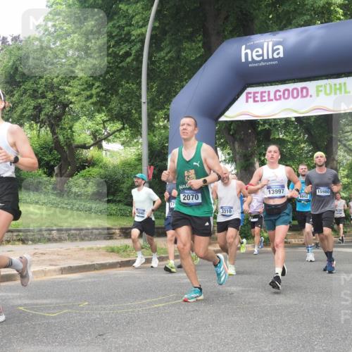 29.06.2025 - hella hamburg halbmarathon KatJ http://msf.ph/oto/8428952 29.06.2025 10:40:58 Zwischen KM18-KM19 1502, 1727, 2070, 2884, 3103, 3310, 4189, 4299, 4938, 6942, 6994, 7147 meine-sportfotos.de