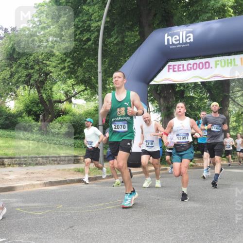 29.06.2025 - hella hamburg halbmarathon KatJ http://msf.ph/oto/8428960 29.06.2025 10:40:59 Zwischen KM18-KM19 1030, 1502, 1727, 2070, 2884, 2910, 3103, 3310, 4189, 4299, 4938, 6942, 6994, 7147, 7864 meine-sportfotos.de
