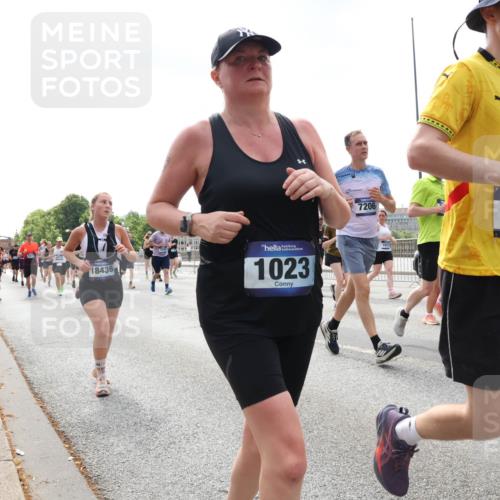29.06.2025 - hella hamburg halbmarathon Lena Gebhardt http://msf.ph/oto/8428976 29.06.2025 10:43:50 Lombardsbrücke 18436, 1023, 7206, 4866, 00, 1023, 1026, 1095, 1155, 1306, 1310, 1400, 1459, 1802, 1804, 2073, 2186, 2692, 2733, 3288, 3390, 3596, 3597, 4367, 4627, 4636, 4866, 4898, 5001, 5127, 5192, 5201, 5214, 5293, 5370, 5890, 5902, 5905, 6012, 6036, 6096, 6226, 6334, 6440, 6895, 6931, 6971, 6973, 7197, 7205, 7206, 7326, 7489, 7504, 7926, 8000, 8058, 8135, 8233, 8408, 8504, 8591, 8870, 8957, 9073, 9639, 9641, 9704, 9831, 9879, 10083, 10097, 10200, 10202 meine-sportfotos.de