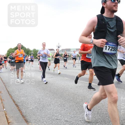 29.06.2025 - hella hamburg halbmarathon Lena Gebhardt http://msf.ph/oto/8429000 29.06.2025 10:53:59 Lombardsbrücke 7614, 6039, 5856, 207, 17255, 1519, 1017, 1263, 1687, 1709, 1744, 1753, 1762, 1779, 1789, 1984, 2079, 2372, 2429, 2600, 2761, 2854, 3055, 3079, 3187, 3188, 3249, 3465, 3467, 3557, 4323, 4595, 4685, 4801, 4838, 5430, 5514, 5804, 5817, 5856, 5857, 5898, 5964, 6039, 6192, 6273, 6306, 6468, 6583, 6913, 6987, 6988, 6996, 7039, 7498, 7537, 7611, 7614, 7874, 7890, 7946, 8867, 8924, 9077, 9138, 9203, 9456, 9503, 9531, 9572, 9771, 9785, 10207, 11390, 11785 meine-sportfotos.de