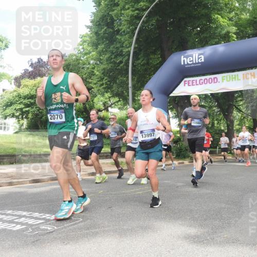 29.06.2025 - hella hamburg halbmarathon KatJ http://msf.ph/oto/8429008 29.06.2025 10:40:59 Zwischen KM18-KM19 1030, 1502, 1727, 2070, 2884, 2910, 3103, 3310, 4189, 4299, 4938, 6942, 6994, 7147, 7864 meine-sportfotos.de
