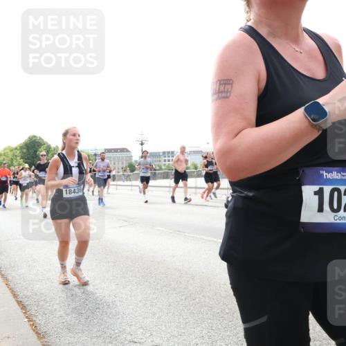 29.06.2025 - hella hamburg halbmarathon Lena Gebhardt http://msf.ph/oto/8429020 29.06.2025 10:43:51 Lombardsbrücke 18436, 1023, 11, 1023, 1026, 1095, 1306, 1310, 1400, 1459, 1802, 1804, 2073, 2186, 2692, 2733, 3288, 3390, 3596, 3597, 4367, 4627, 4636, 4866, 4898, 5001, 5127, 5192, 5201, 5214, 5293, 5370, 5890, 5902, 5905, 6012, 6036, 6096, 6226, 6334, 6440, 6895, 6931, 6971, 6973, 7197, 7205, 7206, 7326, 7489, 7504, 7610, 7926, 8000, 8058, 8135, 8233, 8408, 8504, 8591, 8870, 8957, 9073, 9639, 9641, 9704, 9831, 9879, 10083, 10097, 10200, 10202 meine-sportfotos.de