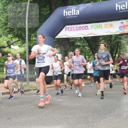 29.06.2025 - hella hamburg halbmarathon KatJ http://msf.ph/oto/8429043 29.06.2025 10:41:02 Zwischen KM18-KM19 1030, 1482, 1727, 1870, 2070, 2346, 2884, 2910, 3103, 3310, 5866, 6942, 6994, 7147, 7864, 8487 meine-sportfotos.de