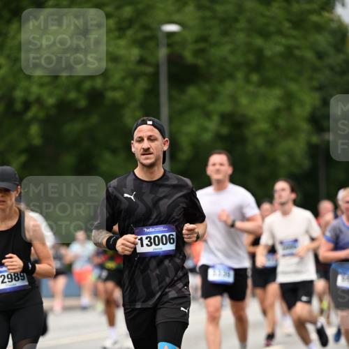 29.06.2025 - hella hamburg halbmarathon Dr. Thomas Lammeyer http://msf.ph/oto/8429047 29.06.2025 10:51:29 Kennedybrücke 1004, 1371, 1375, 1555, 1593, 1608, 1837, 1961, 1999, 2162, 2327, 2537, 2556, 2981, 3277, 3339, 3406, 3407, 3823, 4325, 4483, 5697, 5895, 6485, 6740, 6995, 7268, 7364, 7368, 7374, 7430, 7431, 7827, 7960, 8131, 8541, 8967, 9092, 9557, 10511, 10514, 10515, 10591, 11160, 11378 meine-sportfotos.de