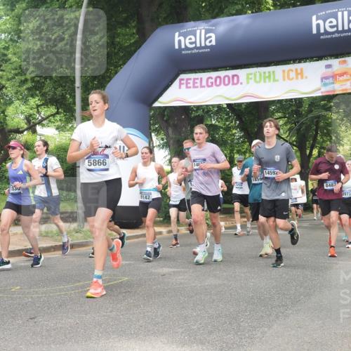29.06.2025 - hella hamburg halbmarathon KatJ http://msf.ph/oto/8429050 29.06.2025 10:41:02 Zwischen KM18-KM19 1030, 1482, 1727, 1870, 2070, 2346, 2884, 2910, 3103, 3310, 5866, 6942, 6994, 7147, 7864, 8487 meine-sportfotos.de