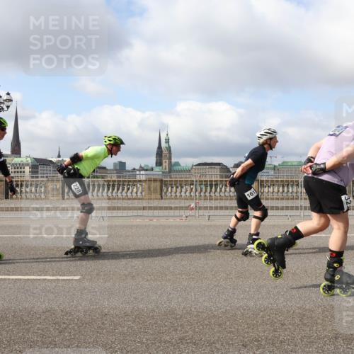 29.06.2025 - hella hamburg halbmarathon Lena Gebhardt http://msf.ph/oto/8429051 29.06.2025 08:59:40 Lombardsbrücke 32, 19, 228, 58 meine-sportfotos.de