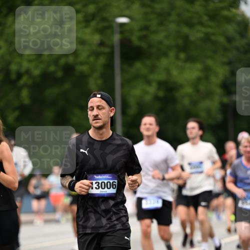 29.06.2025 - hella hamburg halbmarathon Dr. Thomas Lammeyer http://msf.ph/oto/8429053 29.06.2025 10:51:29 Kennedybrücke 1004, 1371, 1375, 1555, 1593, 1608, 1837, 1961, 1999, 2162, 2327, 2537, 2556, 2981, 3277, 3339, 3406, 3407, 3823, 4325, 4483, 5697, 5895, 6485, 6740, 6995, 7268, 7364, 7368, 7374, 7430, 7431, 7827, 7960, 8131, 8541, 8967, 9092, 9557, 10511, 10514, 10515, 10591, 11160, 11378 meine-sportfotos.de